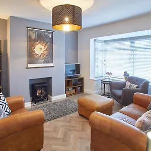  Holiday home Host & - Willow View